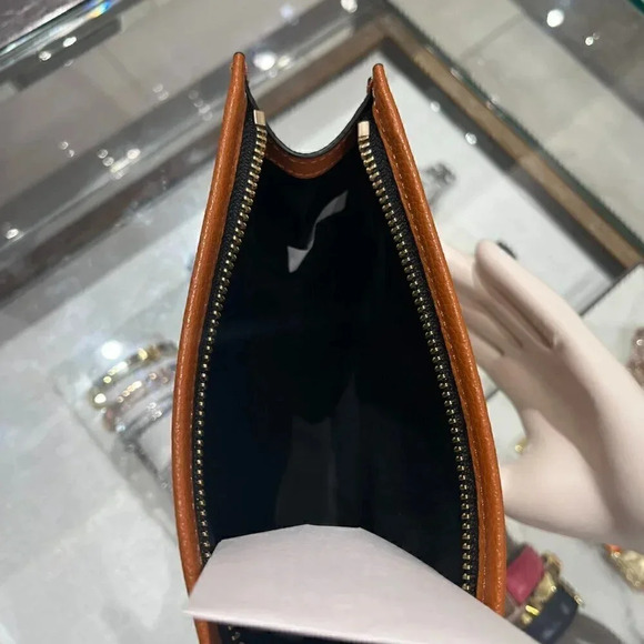 Marc Jacobs The Grind Leather Cosmetic Bag-S202L01PF22-240 - Picture 8 of 11